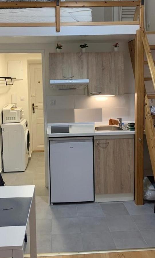 Side Street Apartments Прага Экстерьер фото