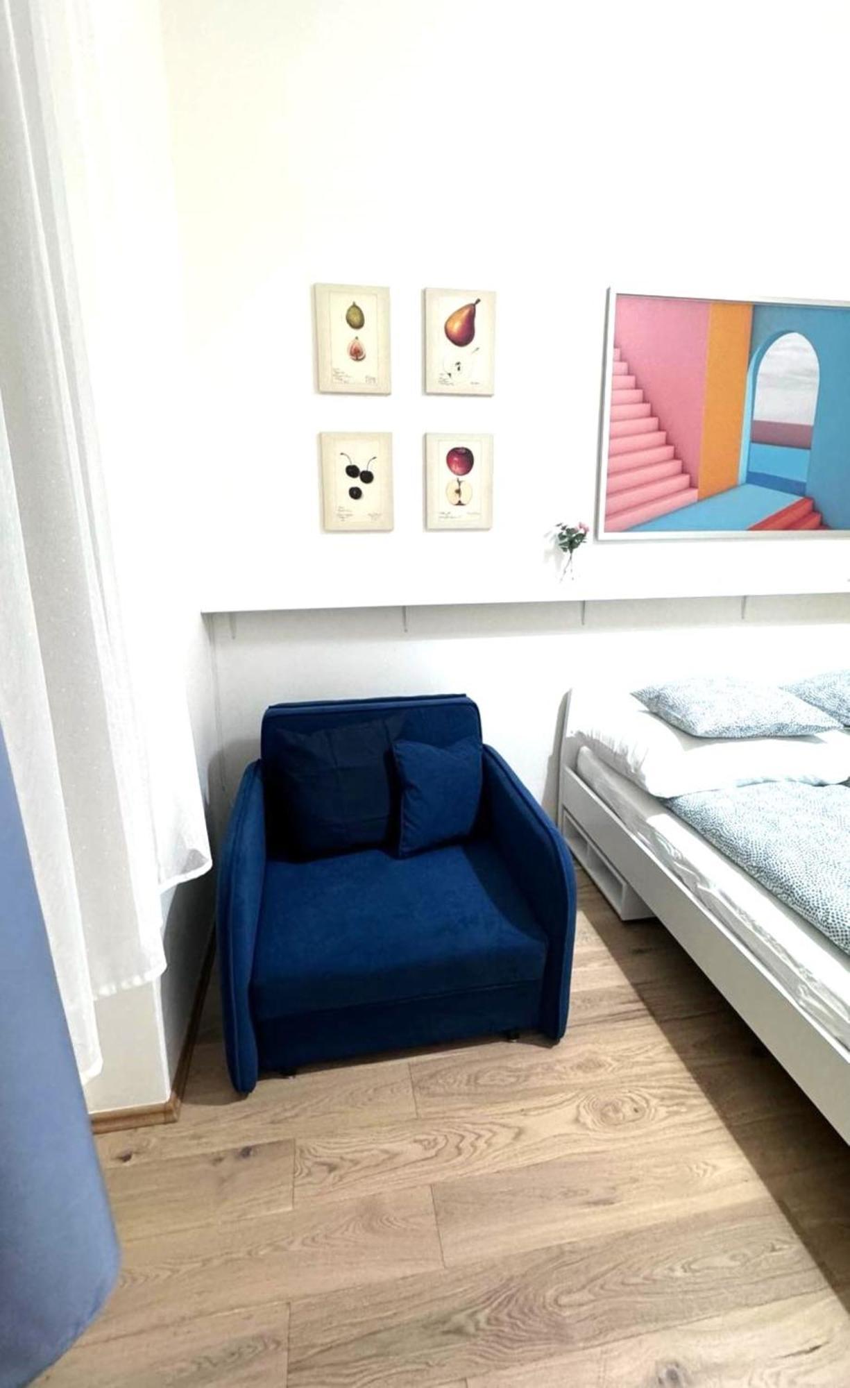 Side Street Apartments Прага Экстерьер фото