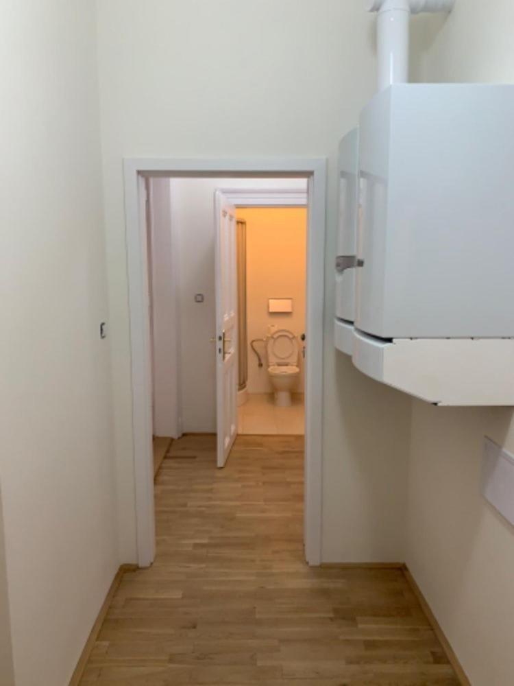Side Street Apartments Прага Экстерьер фото