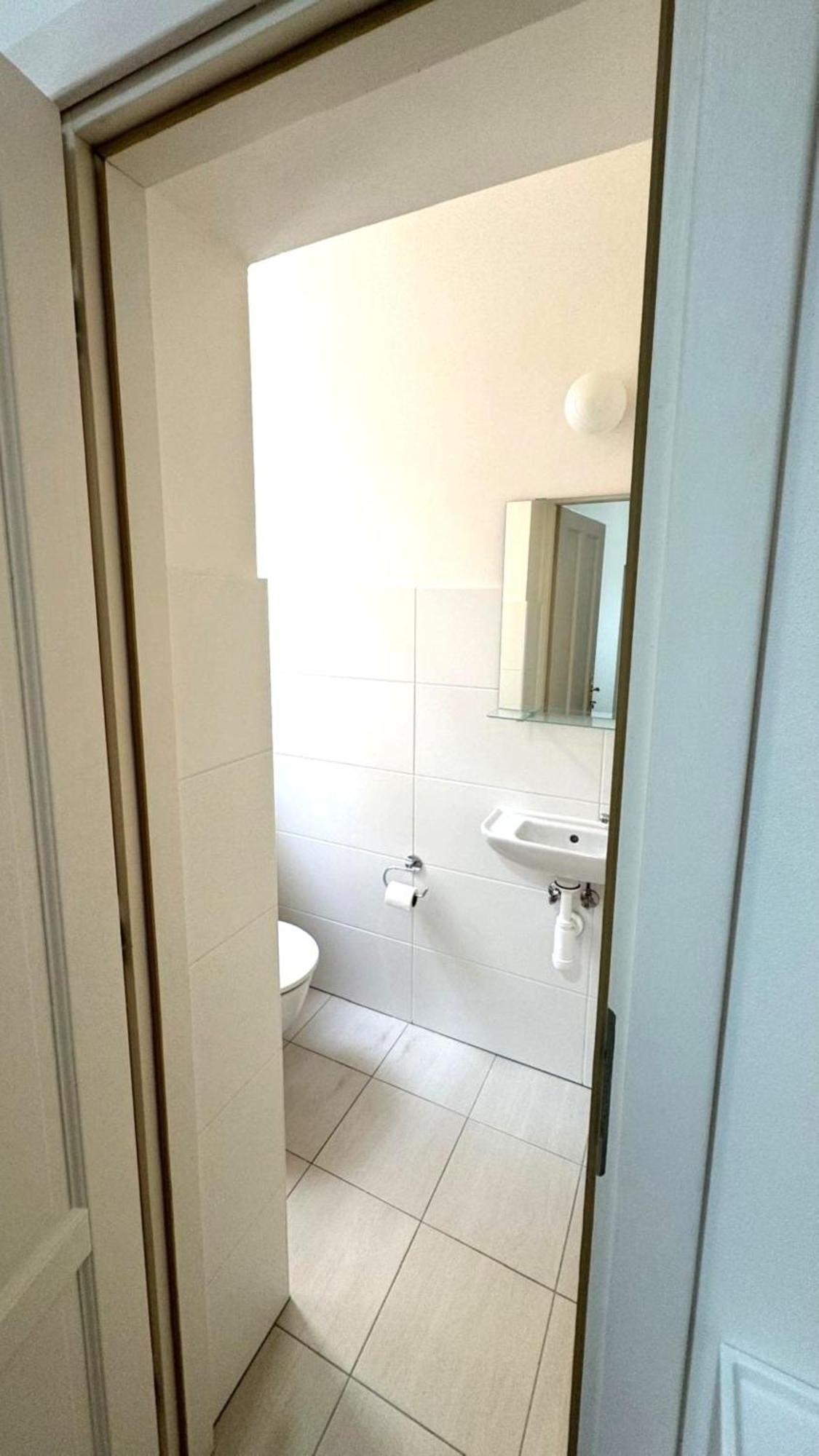 Side Street Apartments Прага Экстерьер фото